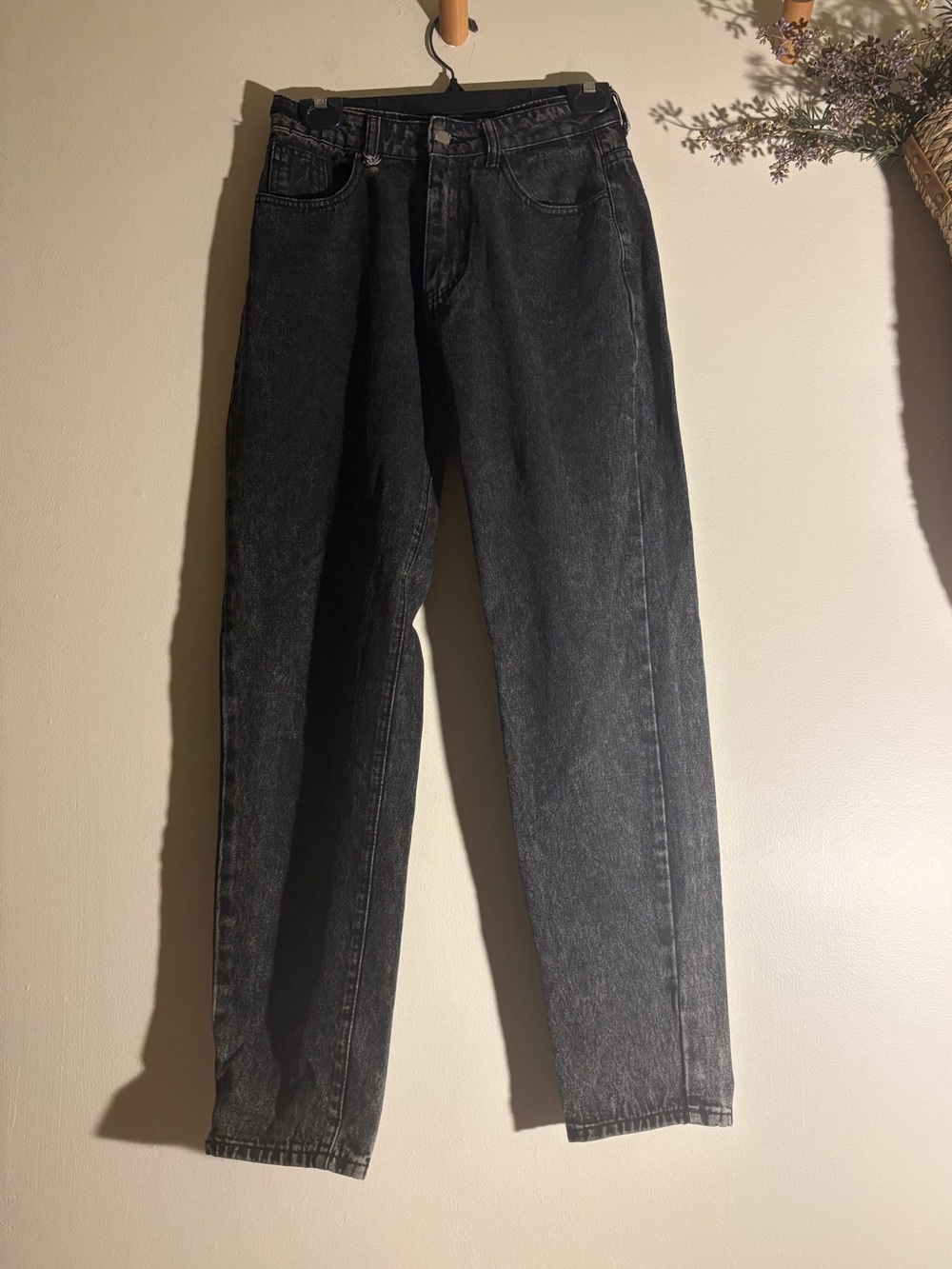Black Acid Wash High Rise Mom Jeans Women’s Size M 26x28 Relaxed Tapered